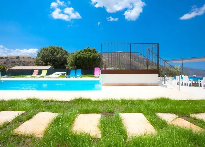 Ensoleillee A Avec Piscine Privee * Pietralba